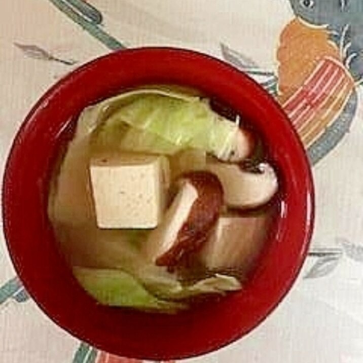 キャベツ 木綿豆腐 椎茸のお味噌汁 レシピ 作り方 By 2727椿 楽天レシピ